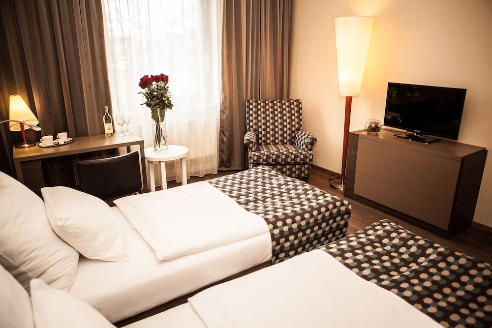 Hotel Expo Standard Twin Room 4