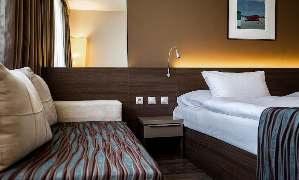 Hotel Expo Standard Twin Room 8