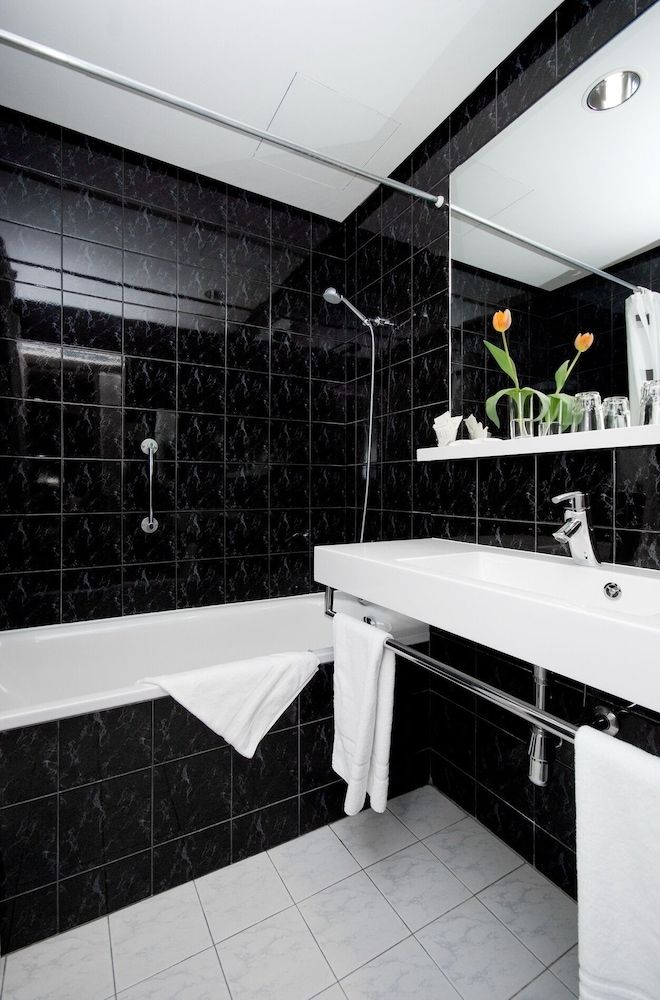 Hotel Expo Standard Twin Room 11