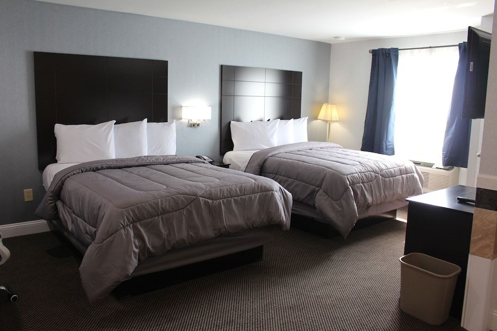 FairBridge Hotel Atlantic City Deluxe Room, 2 Queen Beds, Non Smoking, Refrigerator & Microwave 2