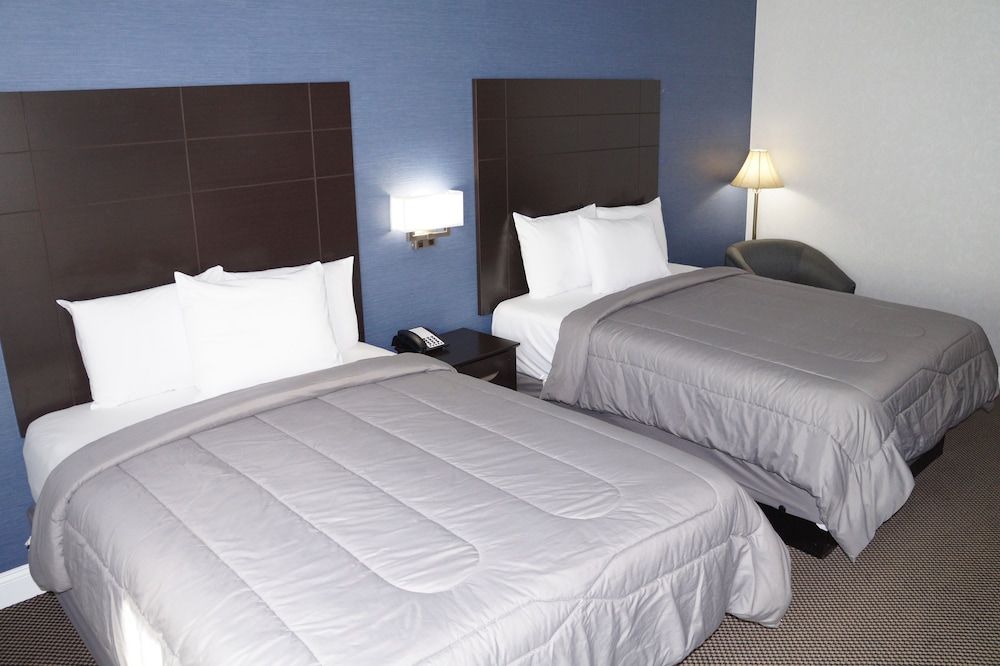 FairBridge Hotel Atlantic City Deluxe Room, 2 Queen Beds, Non Smoking, Refrigerator & Microwave 11