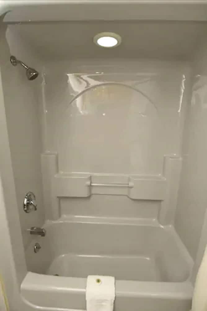 FairBridge Hotel Atlantic City Deluxe Room, 1 King Bed, Non Smoking, Refrigerator & Microwave 18