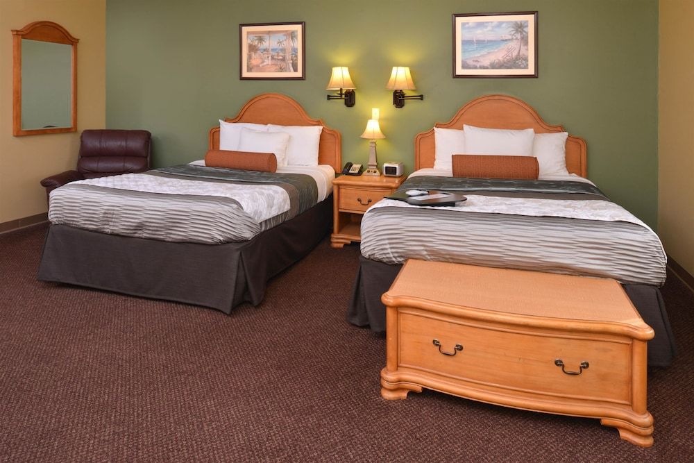 Country Hearth Inn & Suites Edwardsville St. Louis Suite, 2 Queen Beds, Non Smoking, Kitchenette