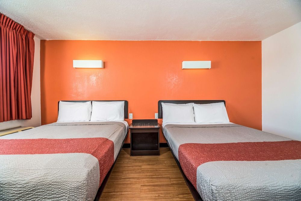 Motel 6 Westley, CA Standard Room, 2 Queen Beds, Non Smoking 3