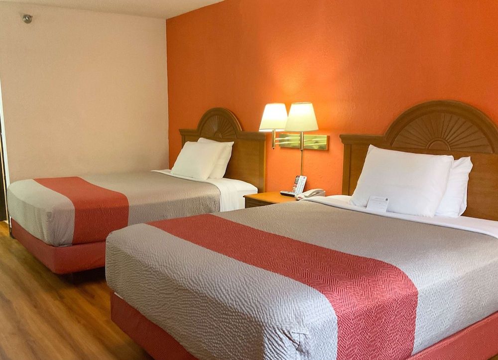 Motel 6 Westley, CA Standard Room, 2 Queen Beds, Non Smoking 4