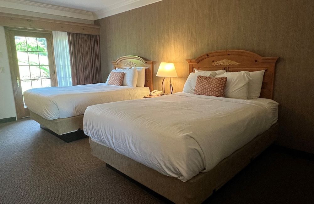 Standard Room, 2 Queen Beds, Refrigerator, Slope side