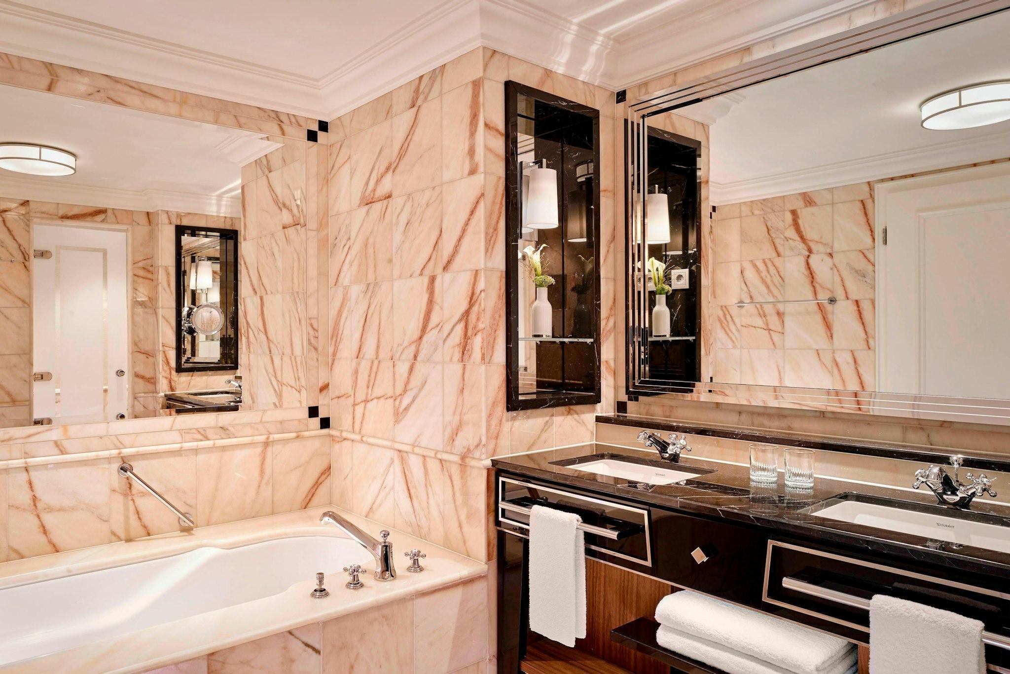 Deluxe Guest room, 1 King