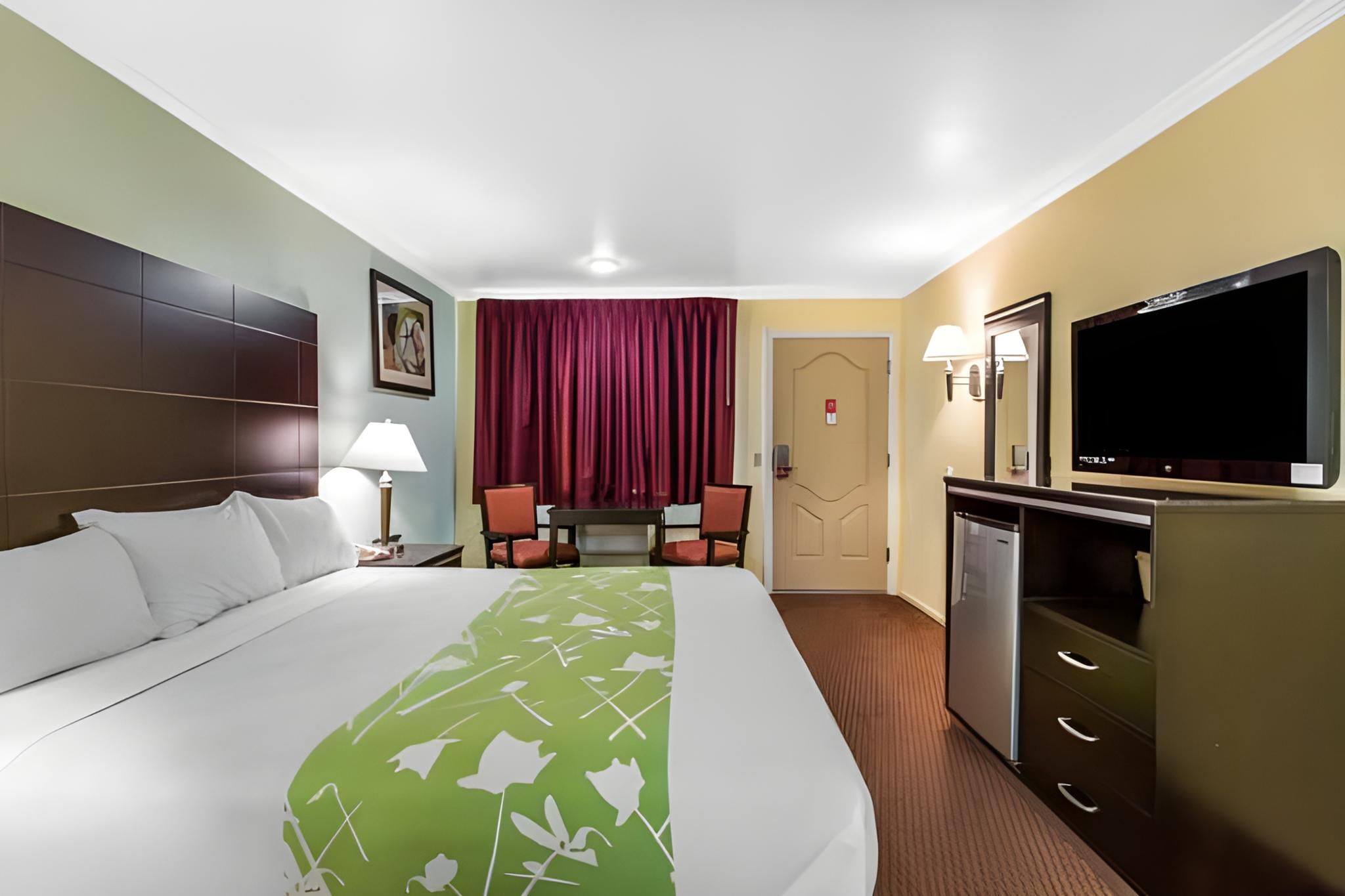 Morro Bay Beach Inn 1 Queen Bed Nonsmoking 2