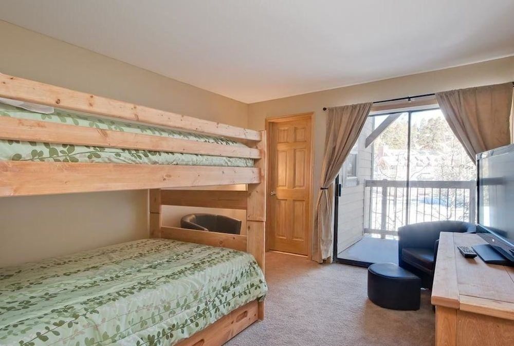 Classic Apartment, Multiple Beds, Pool Access