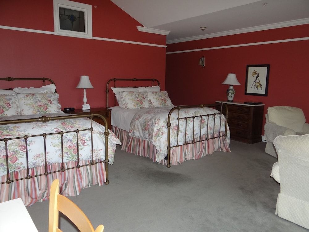 Superior Room, 2 Queen Beds, Jetted Tub, Lake View