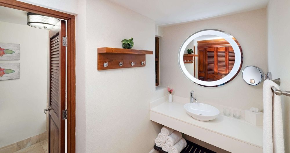 Room, 1 Bedroom, Ocean View (Tropical Walkout Concierge Double)