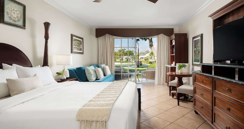 Luxury Room, 1 Bedroom, Garden View (French Village Walkout Room King)