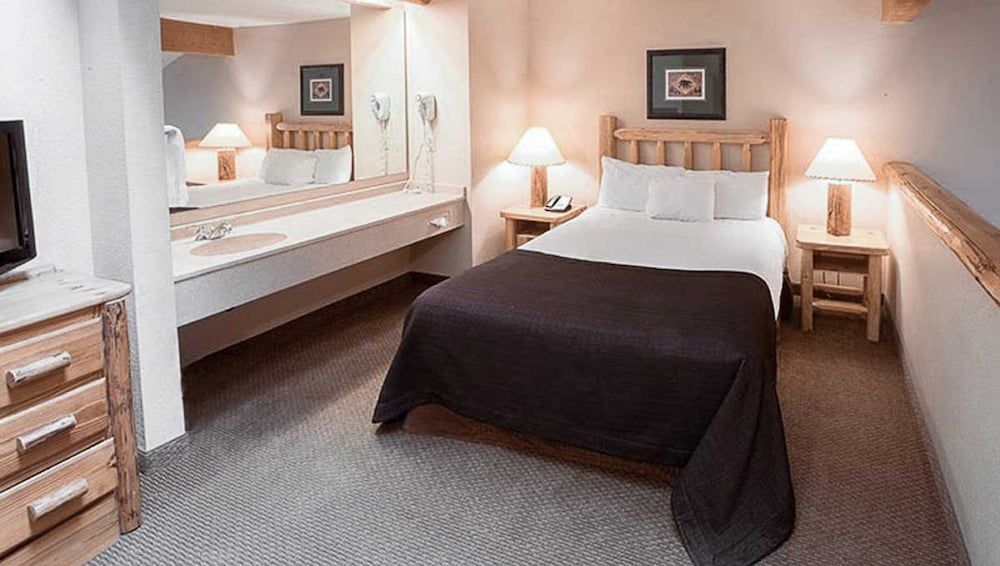 Great Wolf Lodge Traverse City Loft Fireplace - Water Park Included 2