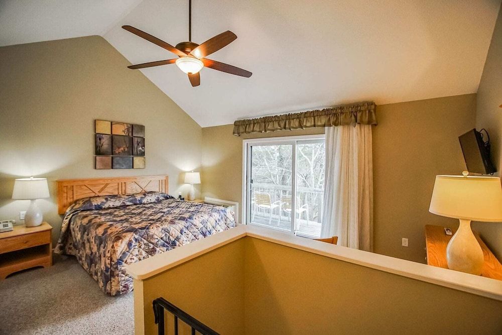 Condo, 2 Bedrooms