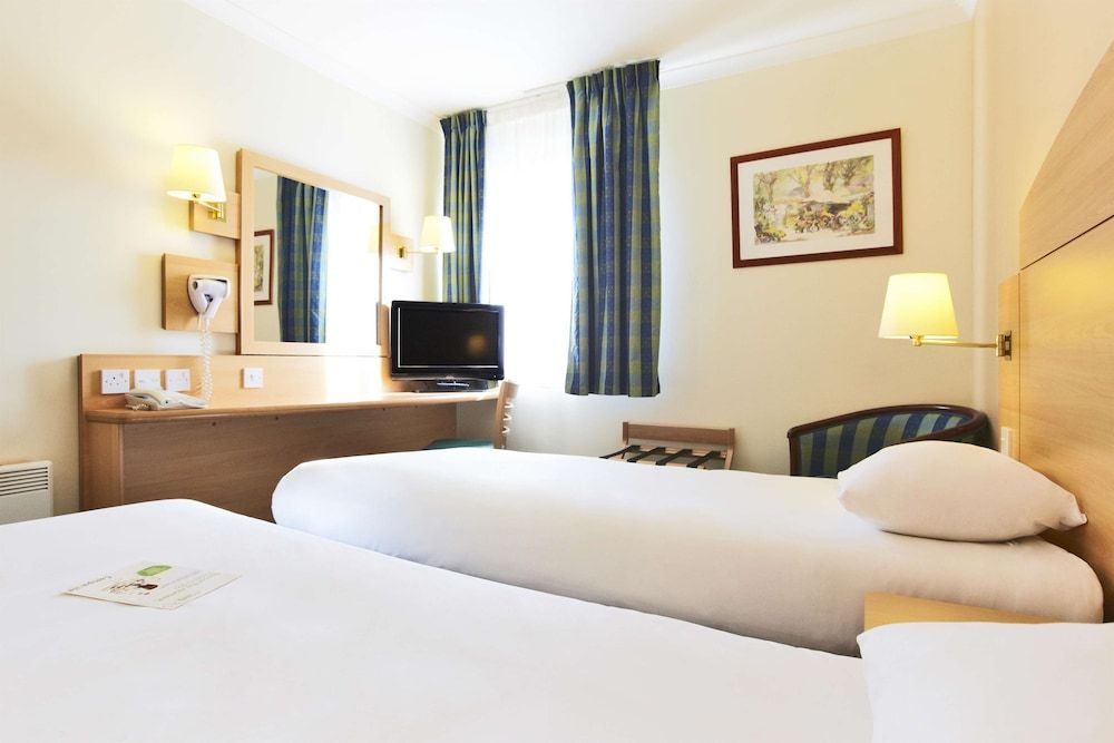 Campanile Hotel Glasgow - SECC Standard Room, Multiple Beds