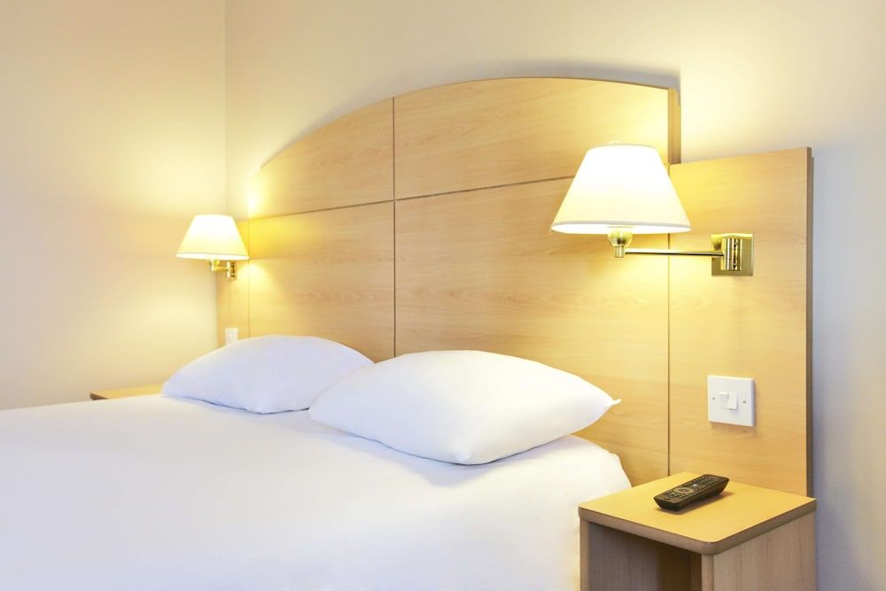 Campanile Hotel Glasgow - SECC Standard Room, Multiple Beds 3