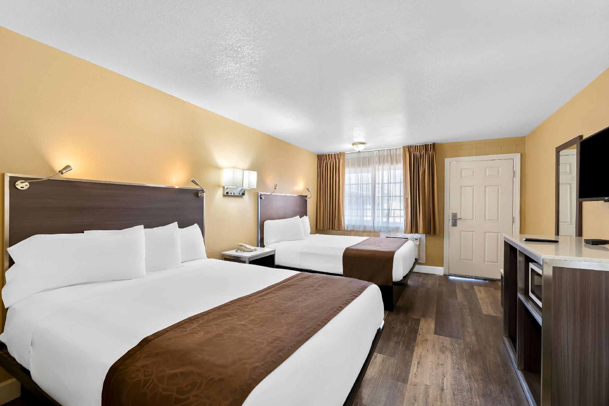 2 Queen Beds Non-Smoking