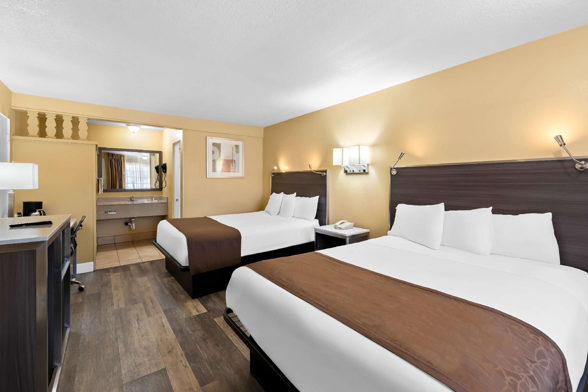 2 Queen Beds Non-Smoking