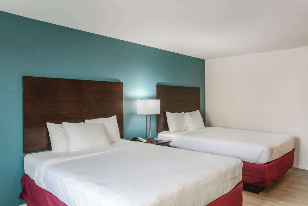 Room, 2 Queen Beds, Accessible, Non Smoking