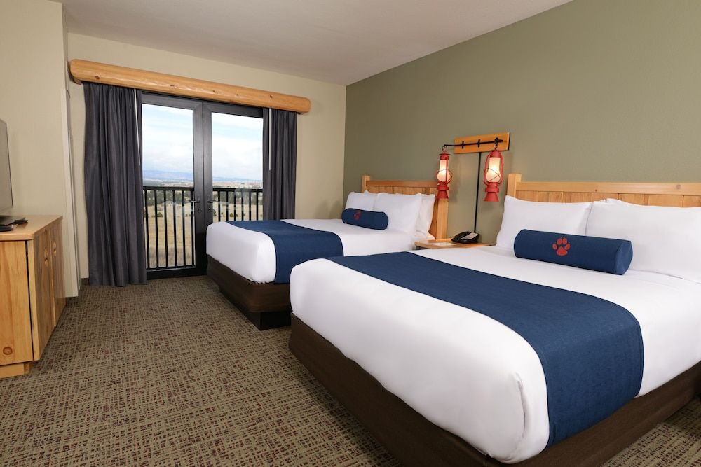 Great Wolf Lodge Colorado Springs Family Suite - Water Park Included 2