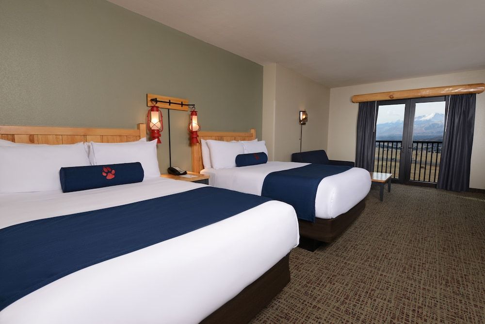 Great Wolf Lodge Colorado Springs Family Suite - Water Park Included