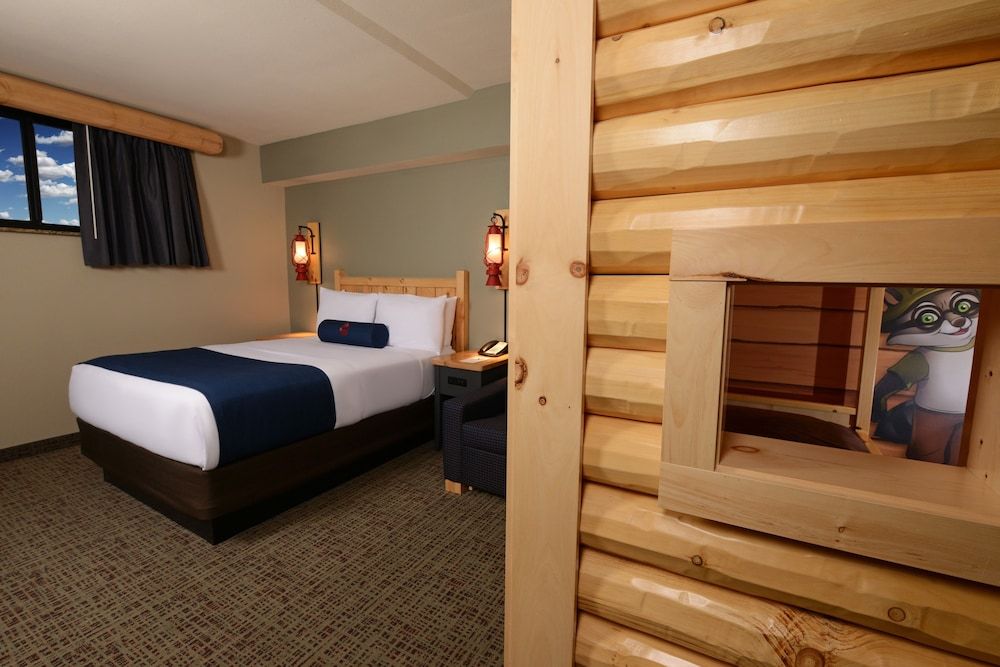 Great Wolf Lodge Colorado Springs Kid Cabin Suite - Water Park Included