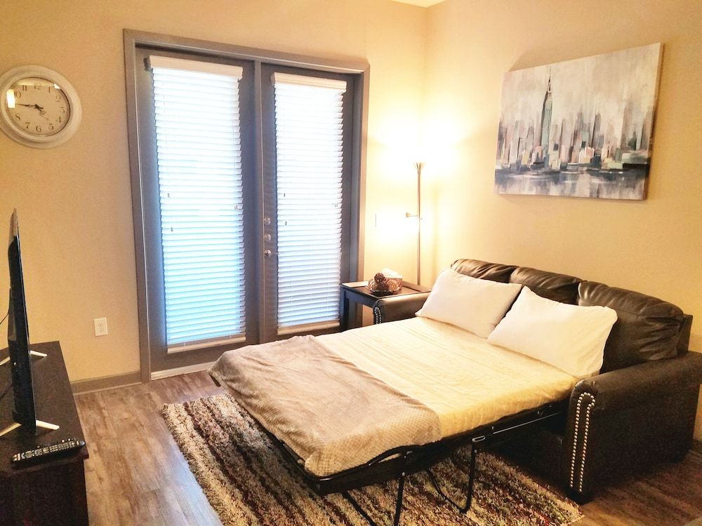 Business Apartment, 1 Bedroom, Patio, Pool View