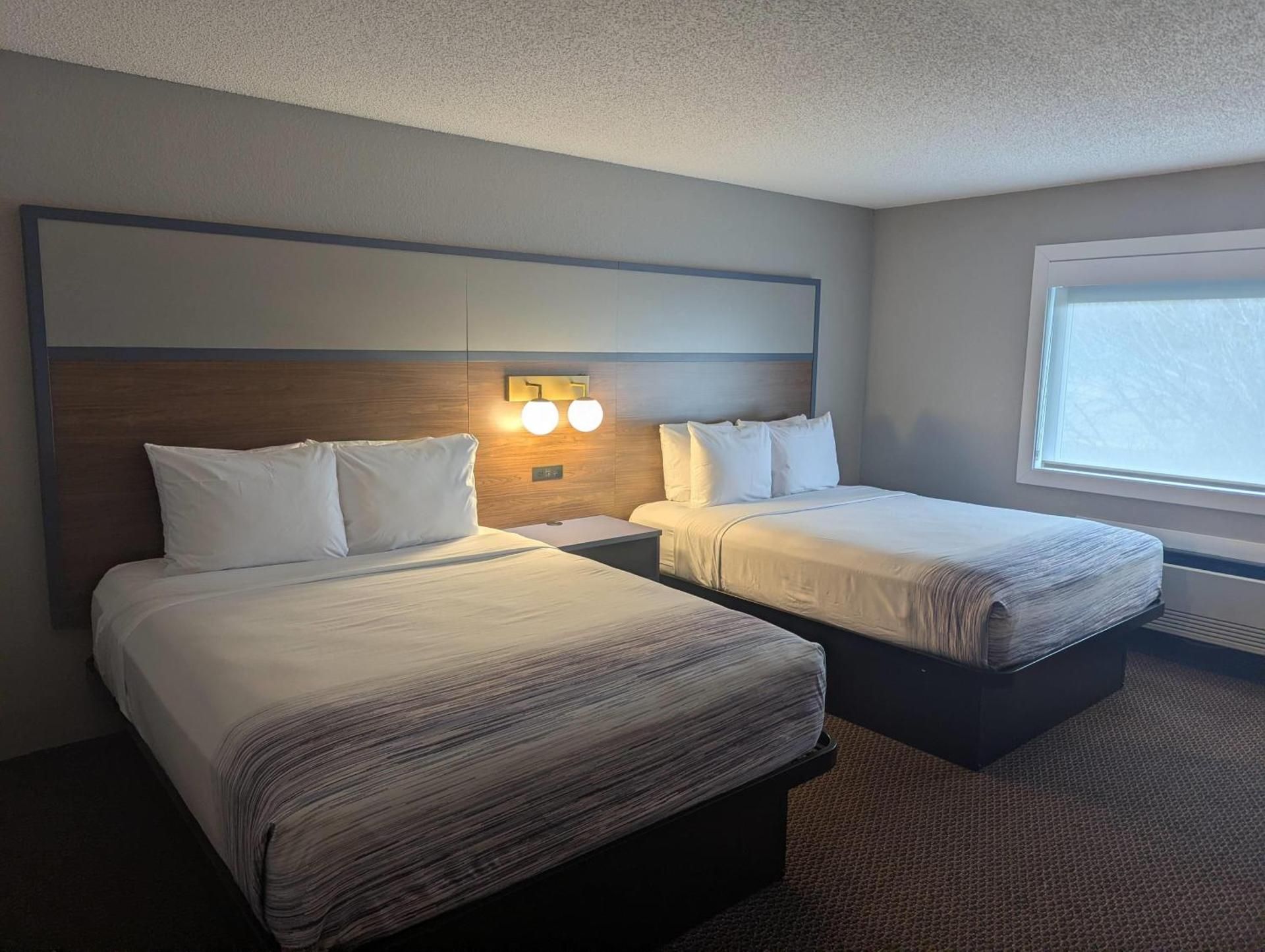 2 Queen Beds Non-Smoking