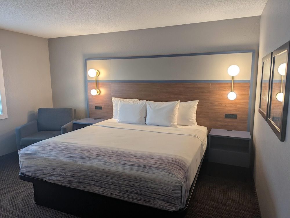 Room, 1 King Bed, Non Smoking