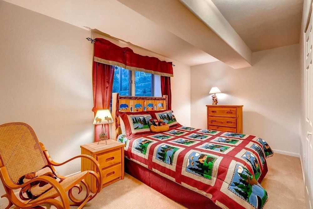 House (4 Bedrooms)