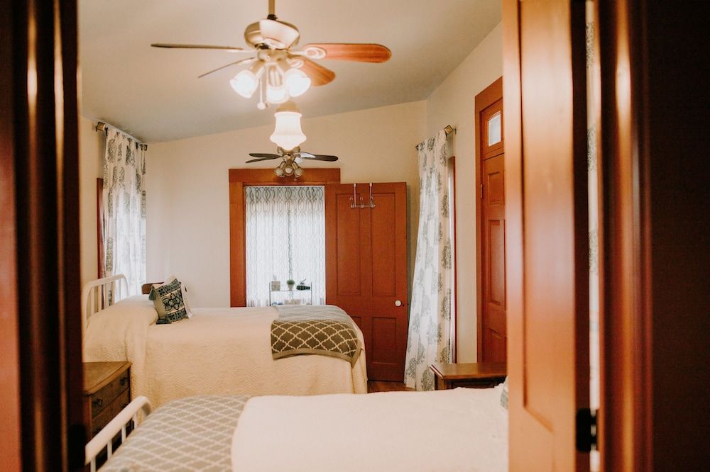 Live Oak Cabin