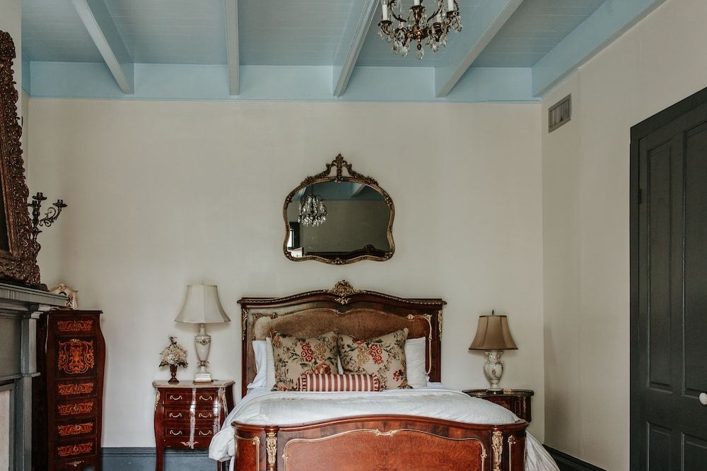 Napoleon Suite