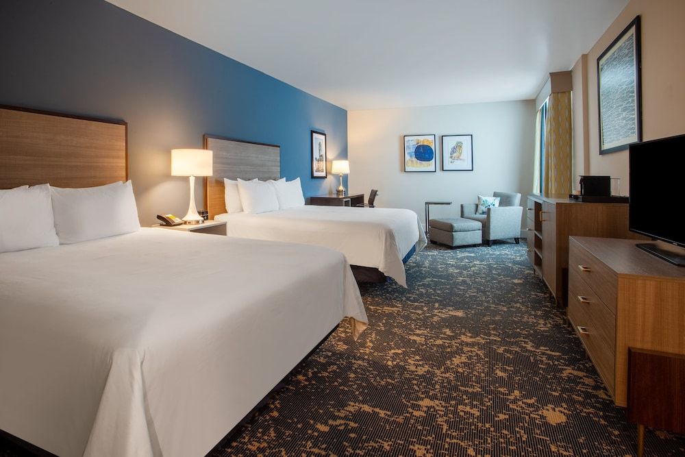 Room, 2 Queen Beds, Accessible (Communications, Mobil, Roll-In Shower)