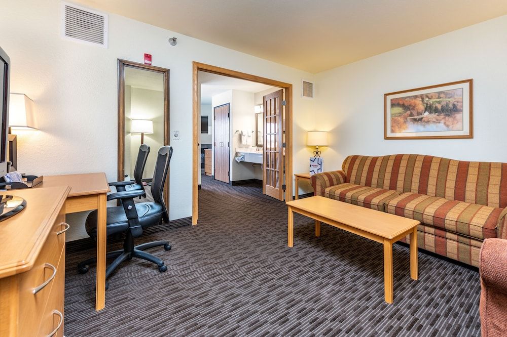 Luxury Suite, 1 King Bed, Non Smoking