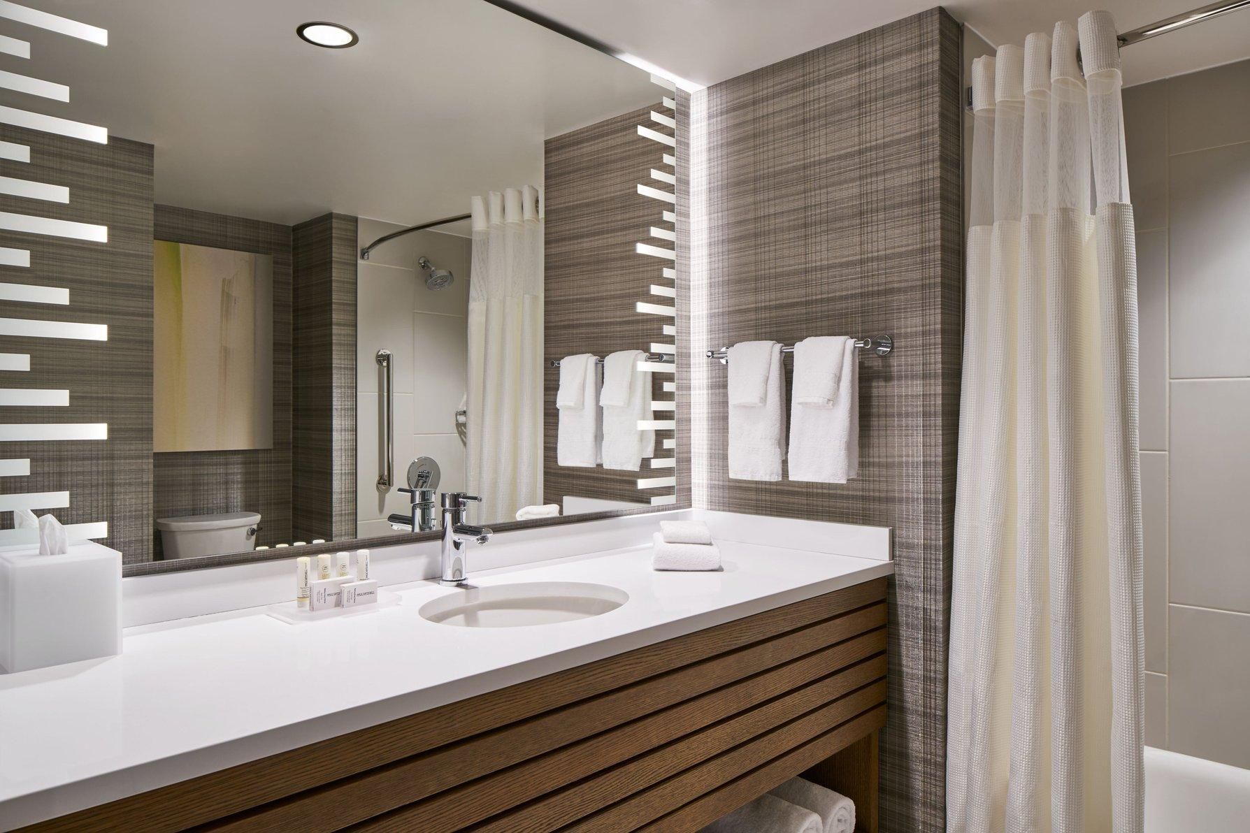 Guest Room, 1 King