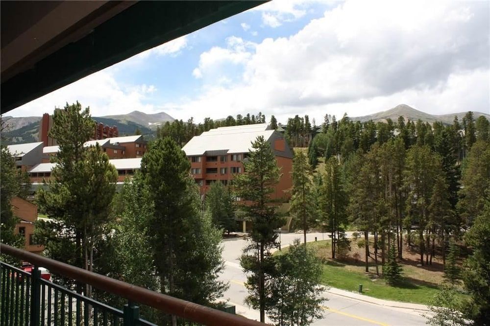 Elite Apartment, Balcony, Mountain View