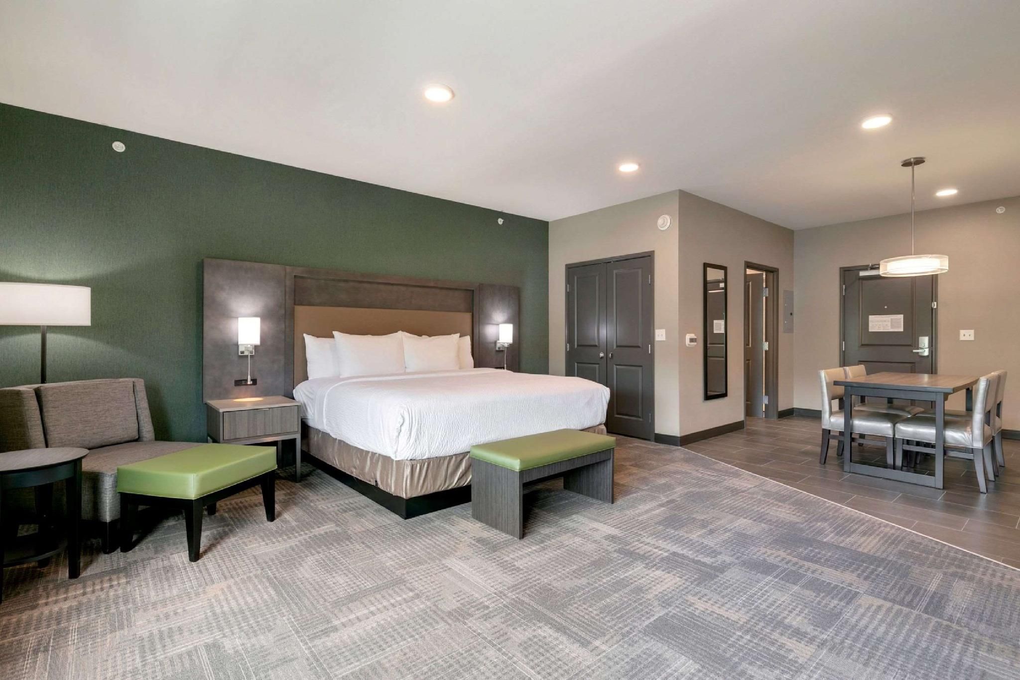 Suite - 1 King Bed, Nonsmoking, Full Kitchen, Washer And Dryer