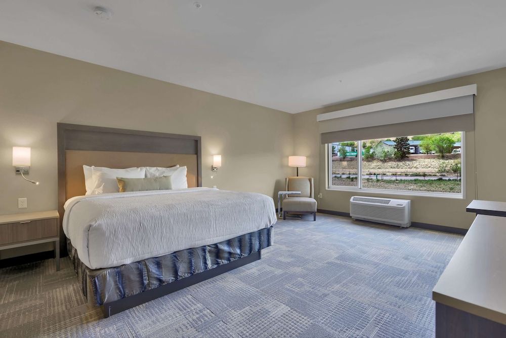 Best Western Plus Fillmore Inn & Suites Suite, 1 King Bed, Accessible, Kitchen