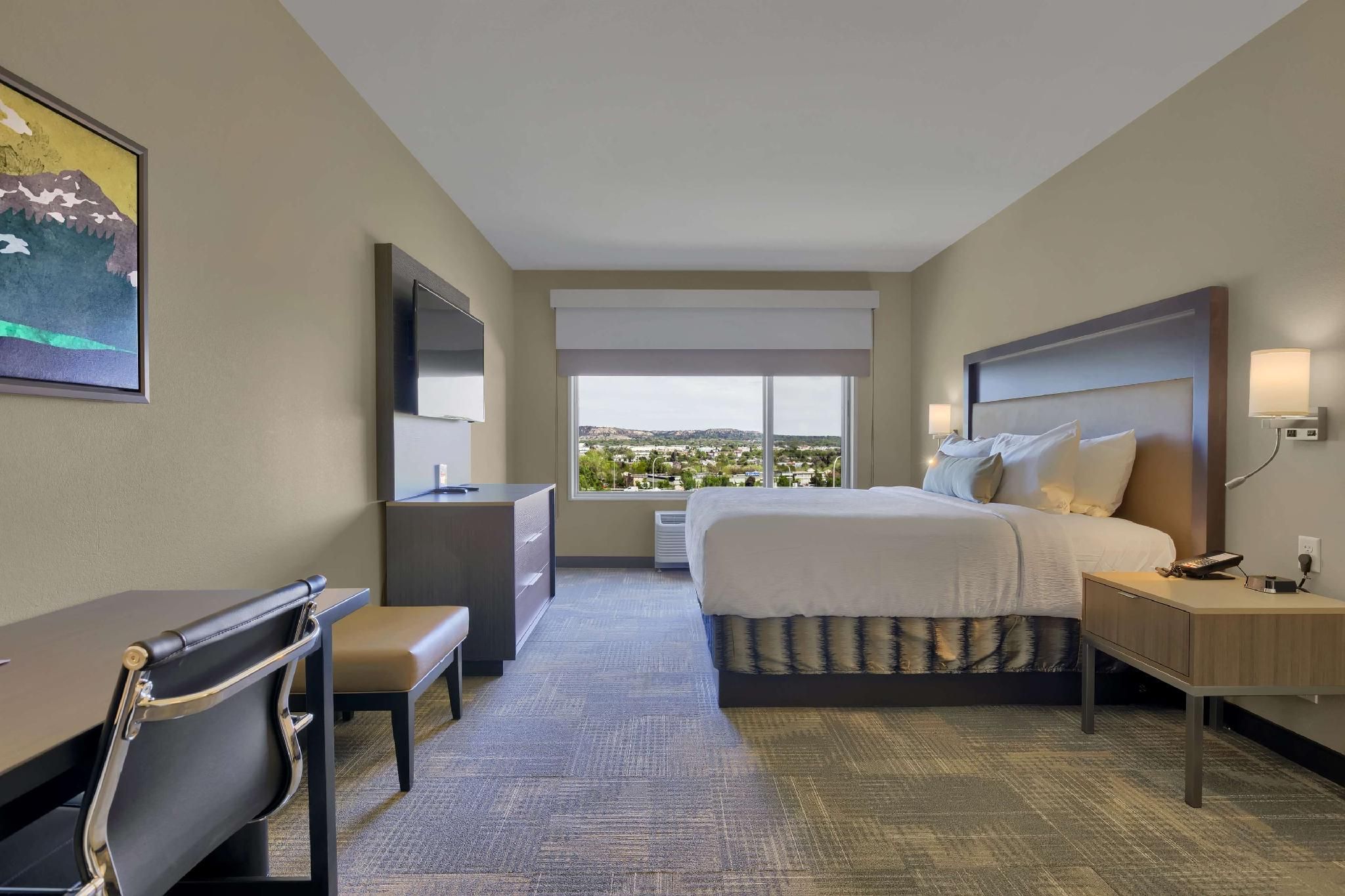 Best Western Plus Fillmore Inn & Suites Accessibility - 1 King, Bathtub, Nonsmoking 2