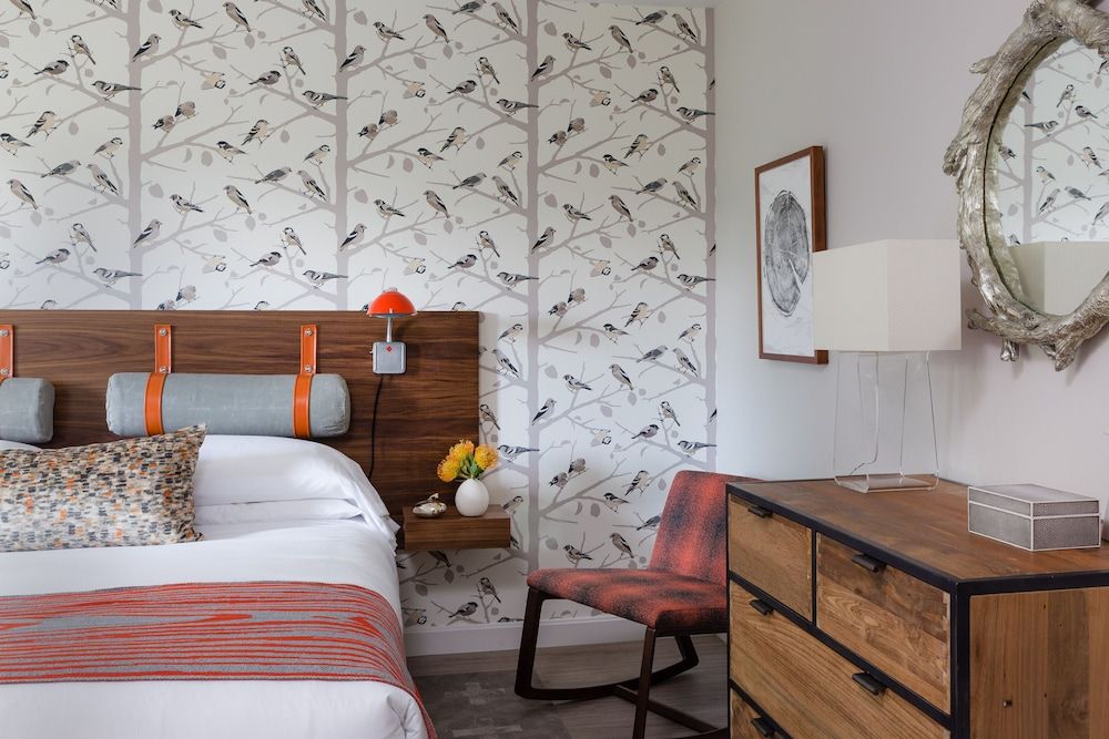 Field Guide Lodge Lodge Queen 4