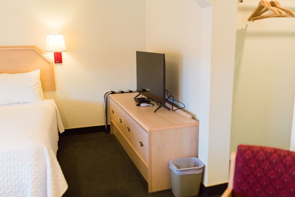 Two Sunsets Hotel Standard Room, 2 Queen Beds 7