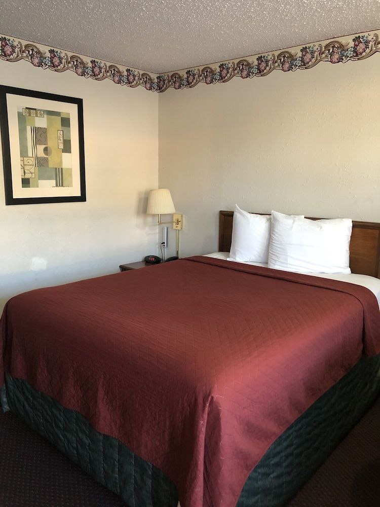 Rexdale Inn Standard Single Room, 1 Queen Bed, Non Smoking 2