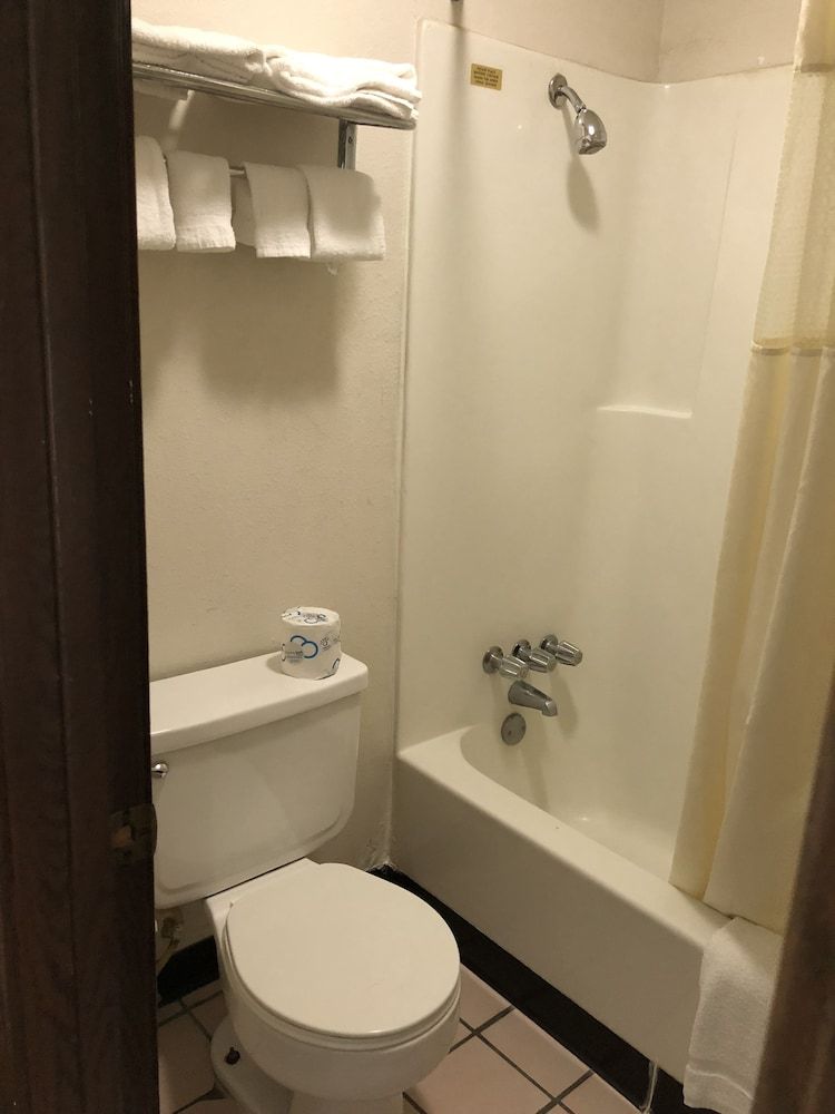 Rexdale Inn Standard Room, 2 Double Beds, Smoking 4