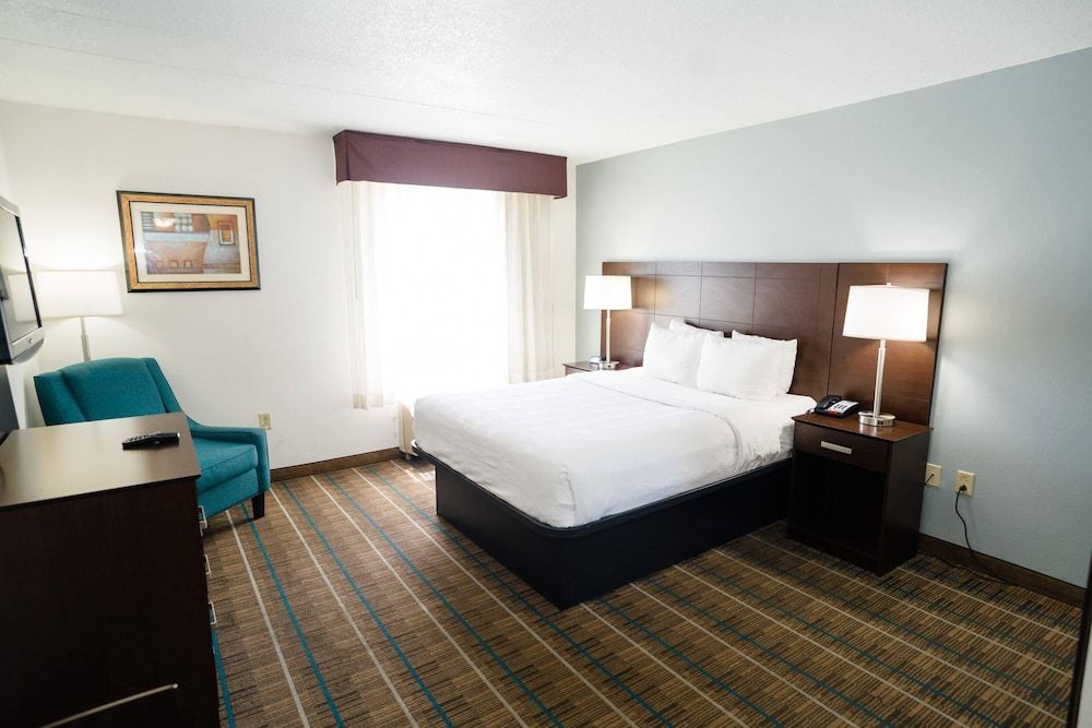 Standard Room, 1 Queen Bed, Non Smoking