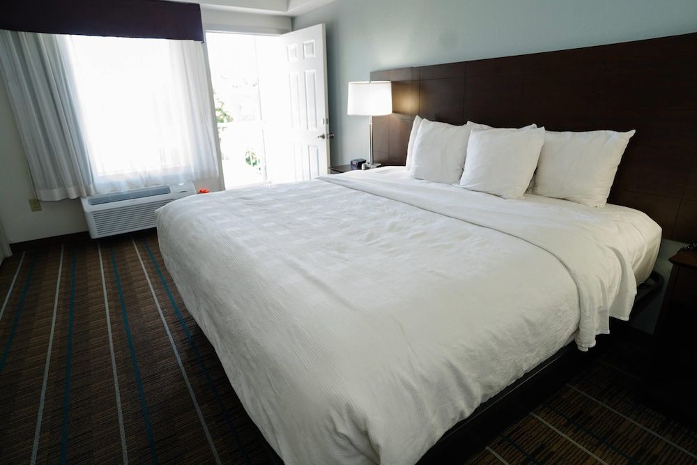 Standard Room, 1 King Bed, Non Smoking