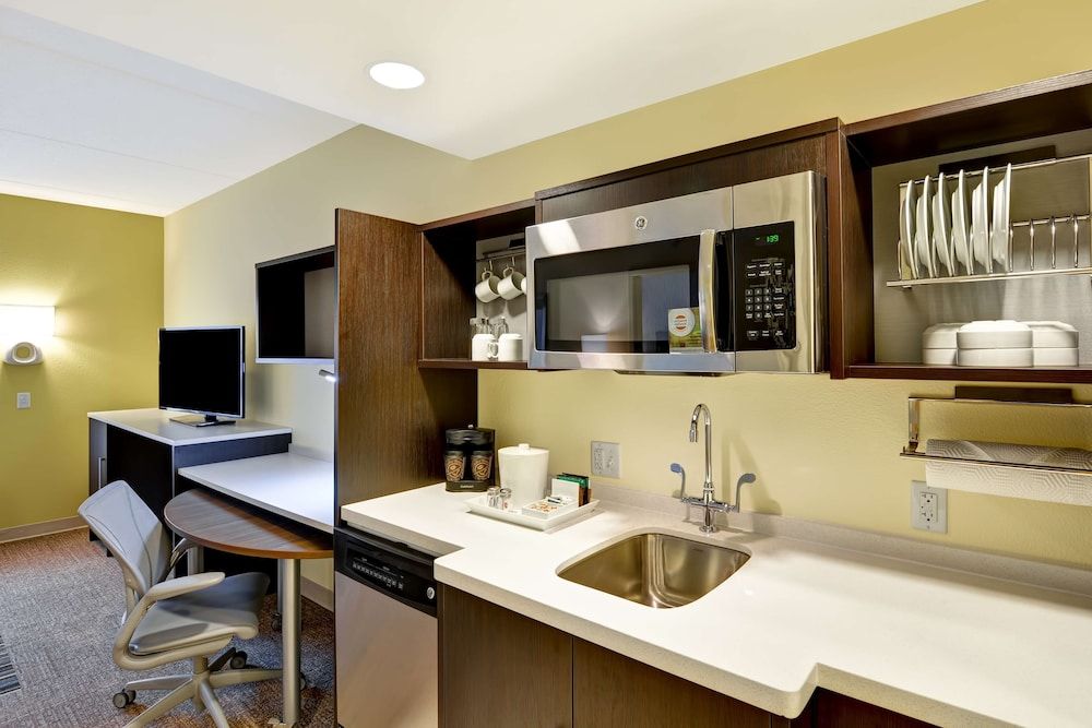 Suite, 1 Queen Bed, Accessible (Roll-In Shower)