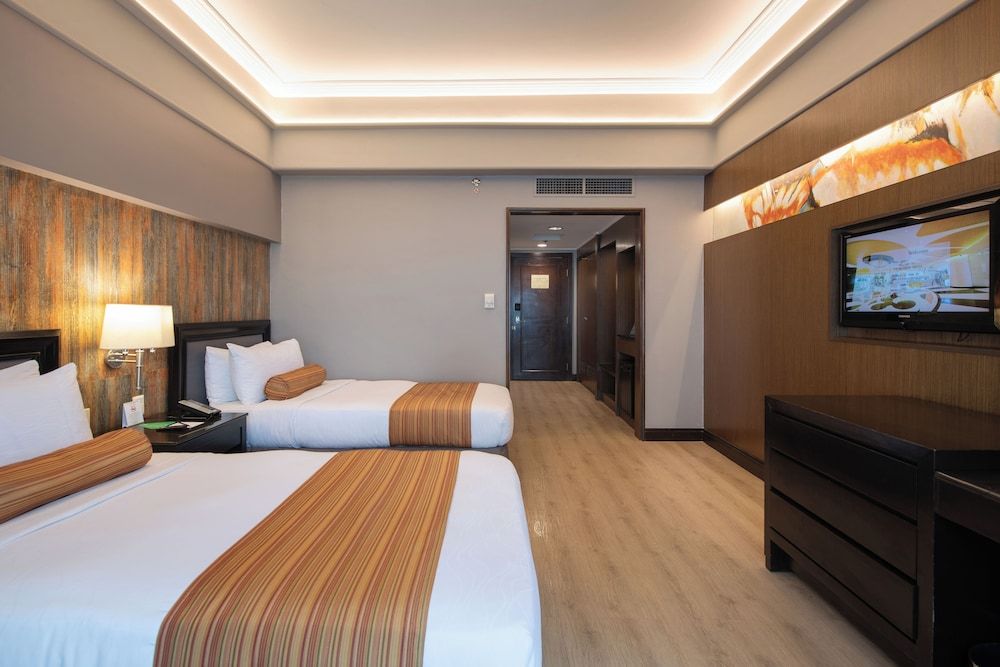 The Bellevue Manila Deluxe Room, 1 King Bed, Non Smoking