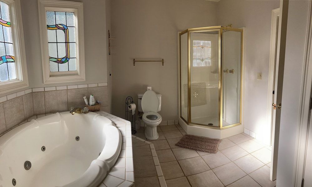 Rose House Inn Deluxe Room (Room B) 4