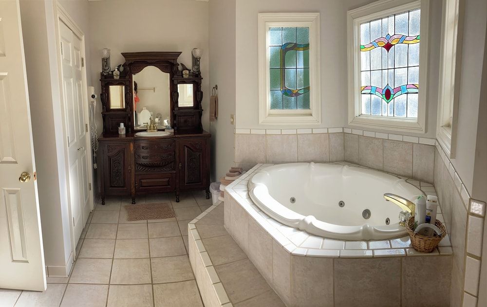 Rose House Inn Deluxe Room (Room B) 3