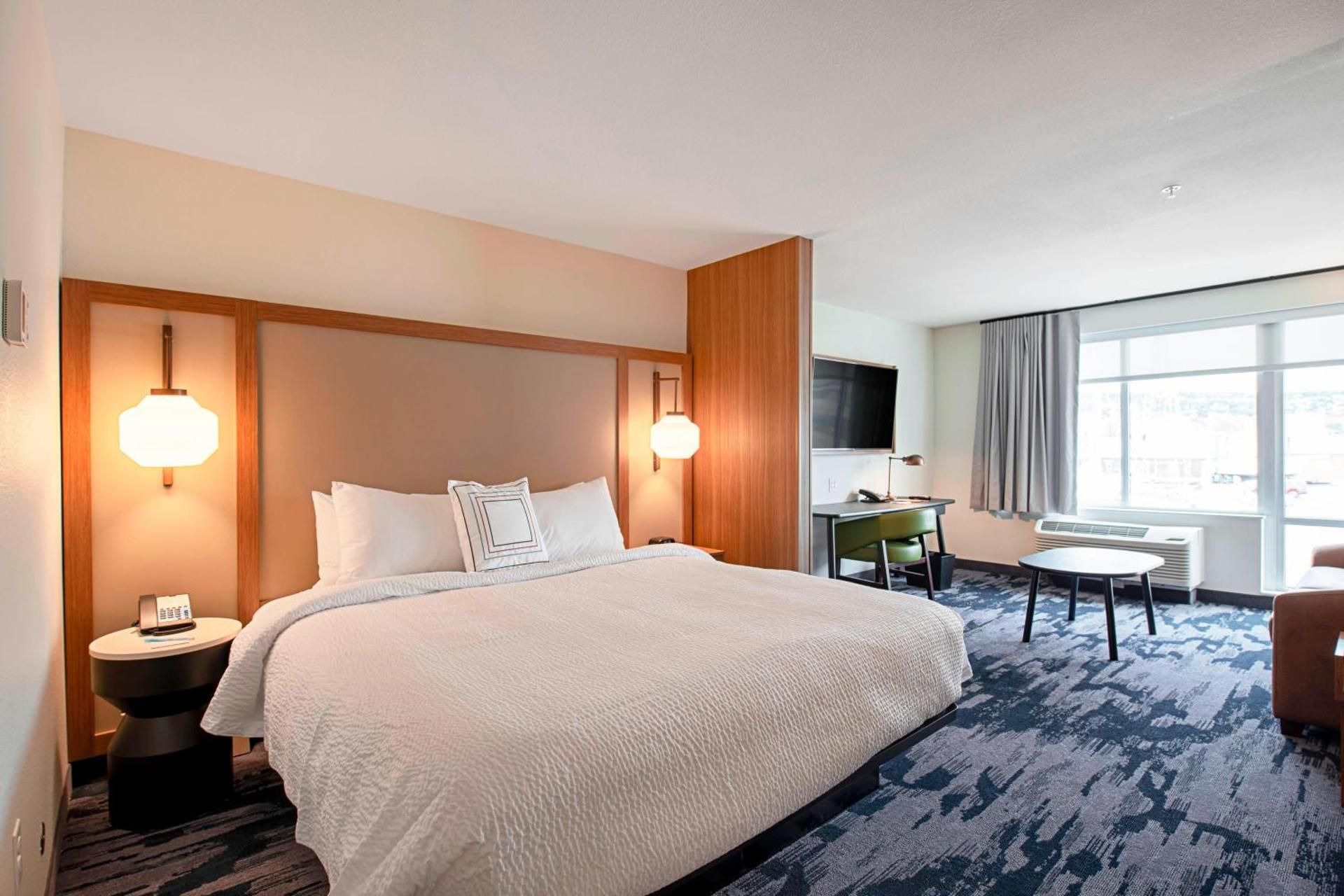 Suite, 1 King, Sofa bed, Harbor view